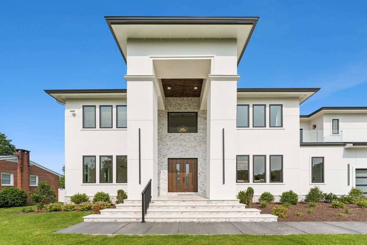 Stunning entryway of a luxury custom build by DesignLab in Bethesda and Potomac, Maryland