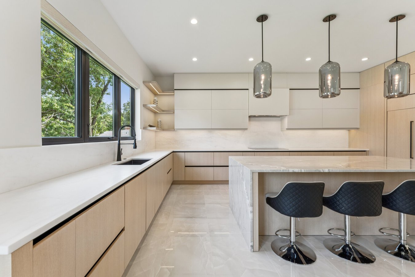 Luxury Modern Outdoor Kitchen Remodel by DesignLab project photo 2
