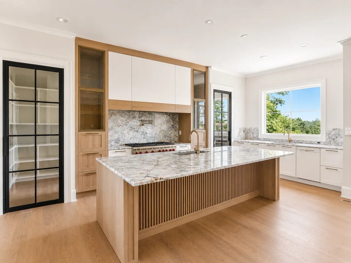 windover-kitchen-remodel-wide-view-fluted-white-oak-island