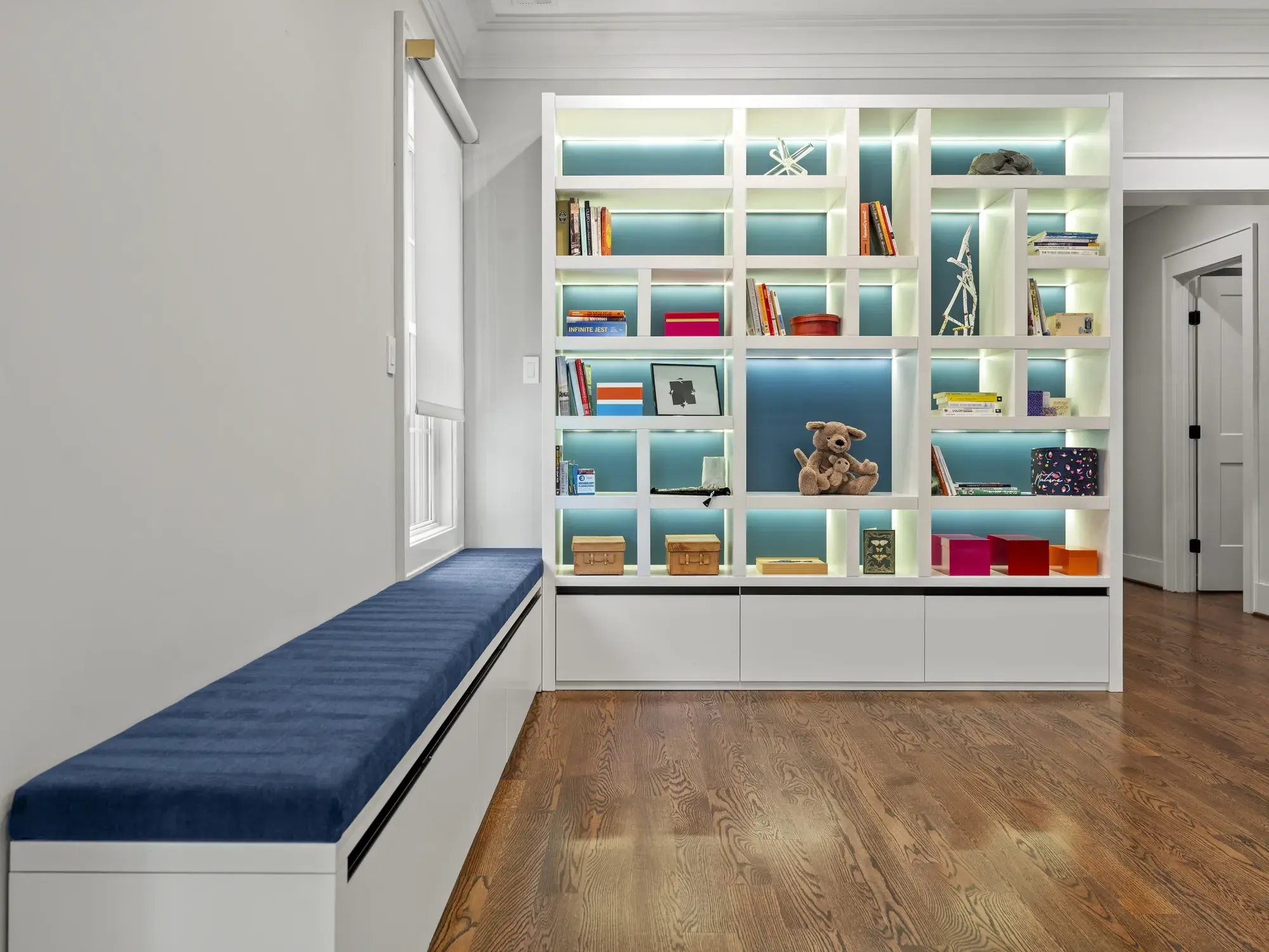 533-lincoln-playroom-built-ins-bench-seating-bookcase