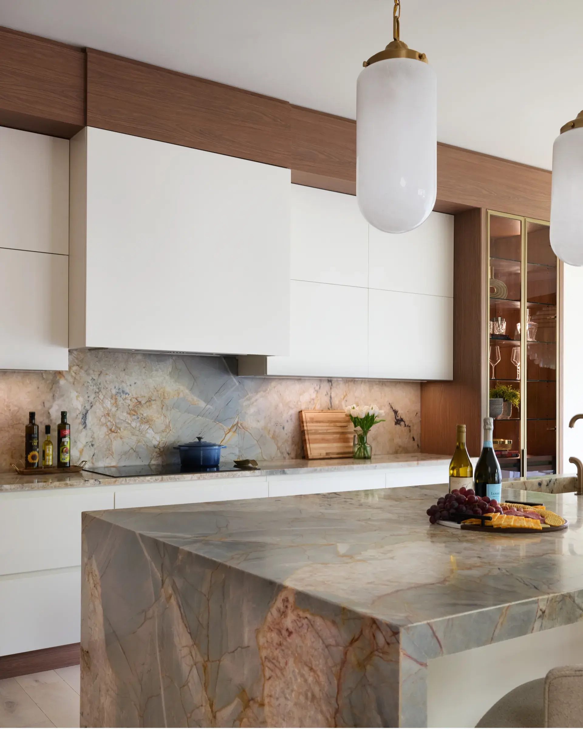 506-stephen-circle-kitchen-quartzite-waterfall-island-detail-2